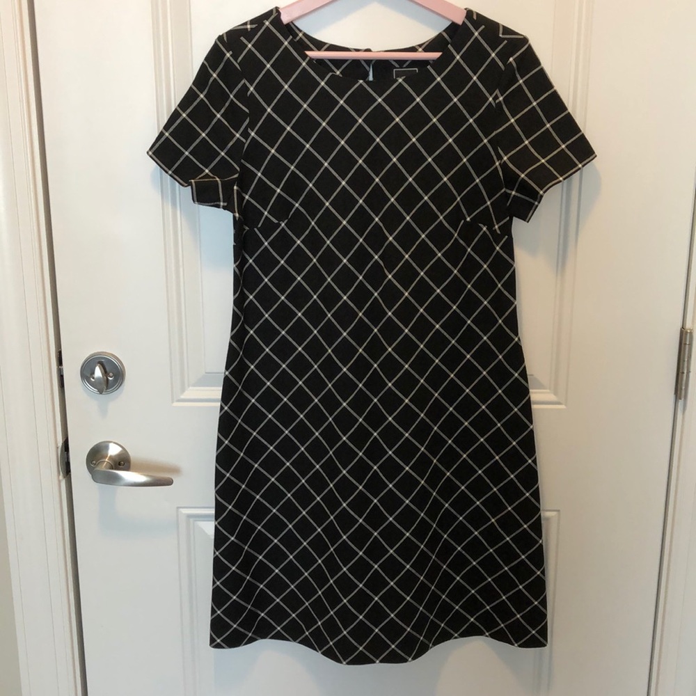 Cute shortsleeved dress 🖤🤍